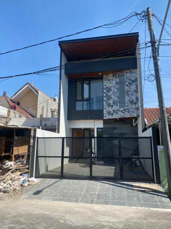 dijual rumah rungkut mapan