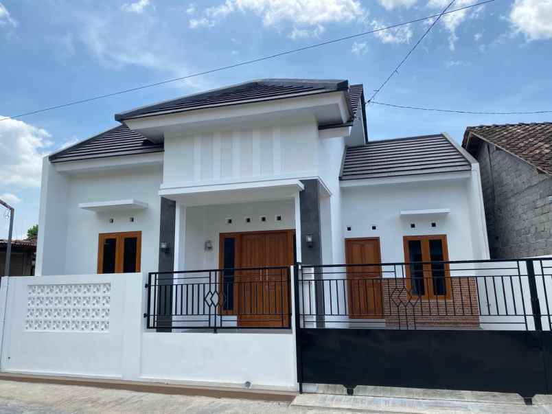 dijual rumah sambiroto purwomartani kalasan