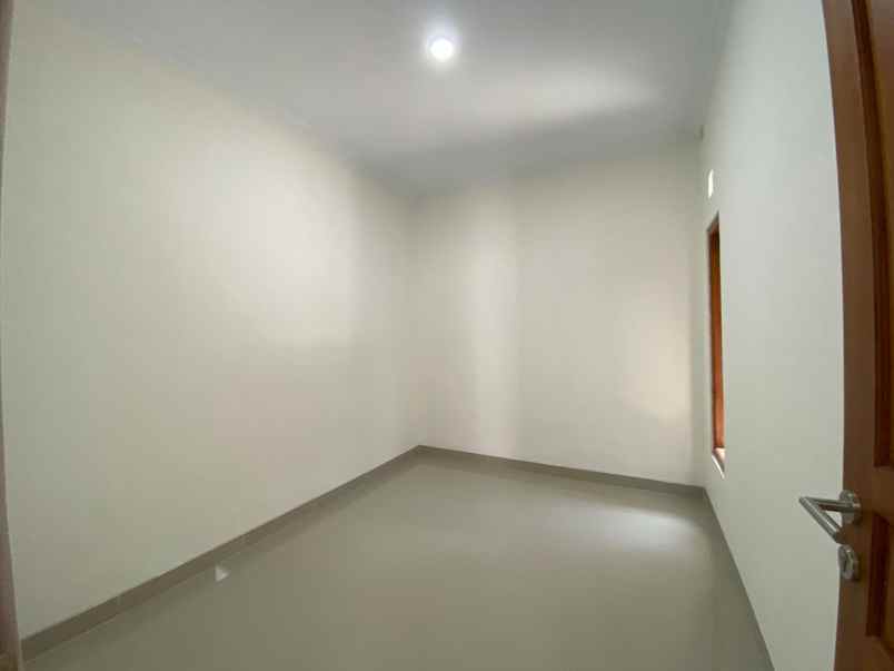 dijual rumah sambiroto purwomartani kalasan