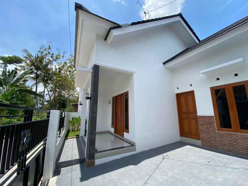 dijual rumah sambiroto purwomartani kalasan