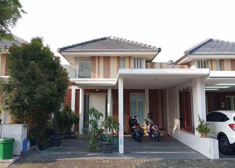 dijual rumah sawojajar