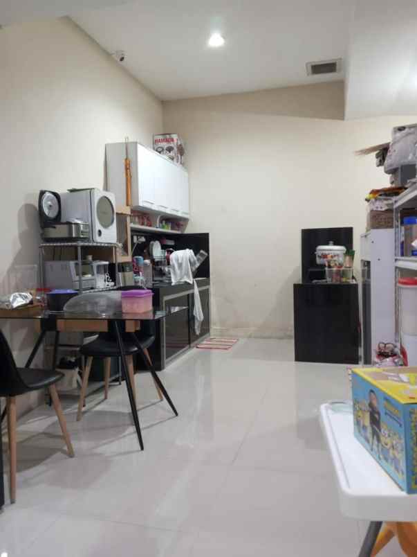 dijual rumah sawojajar