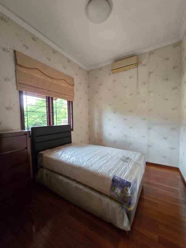 dijual rumah secondary dalam komplek astri