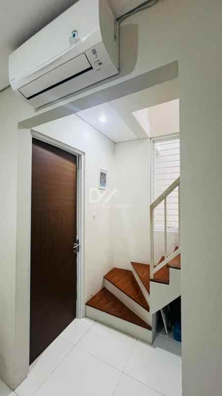 dijual rumah semi furnished di graha raya bintaro