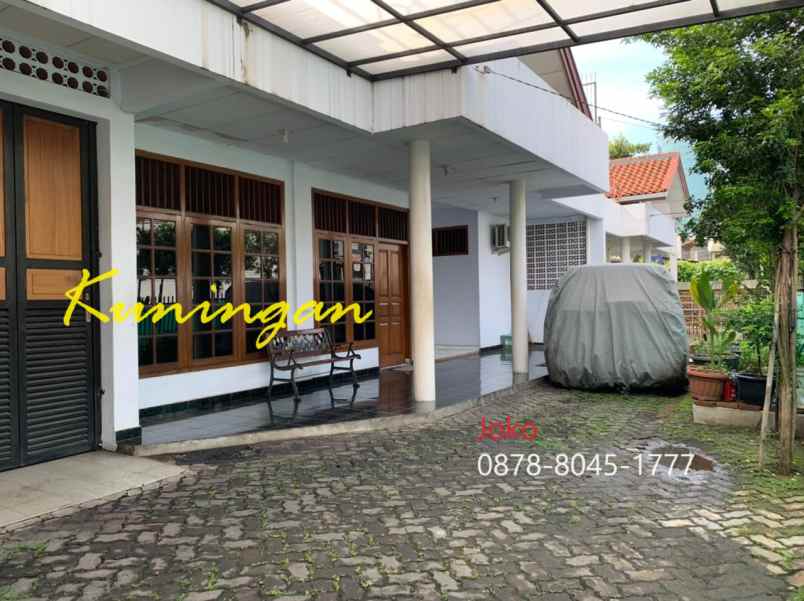 dijual rumah setiabudi