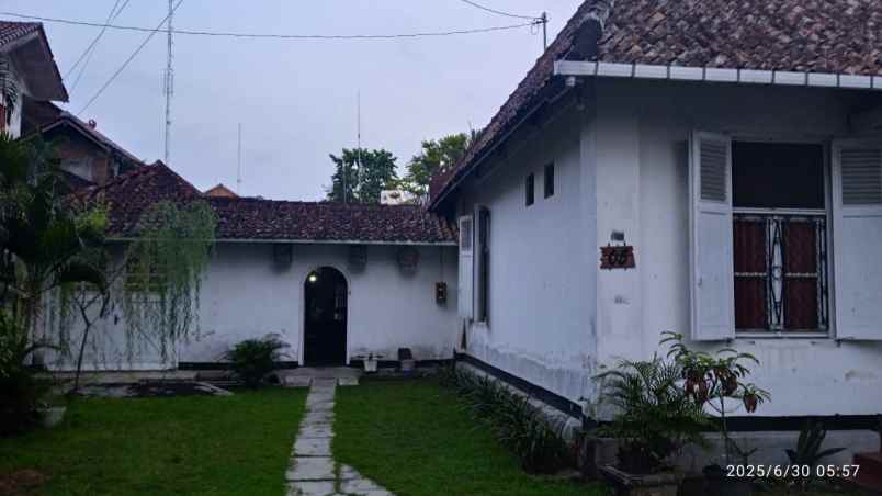 dijual rumah shm klasik di kotabaru yogyakarta