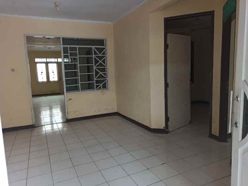 dijual rumah siap huni di taman kebalan indah