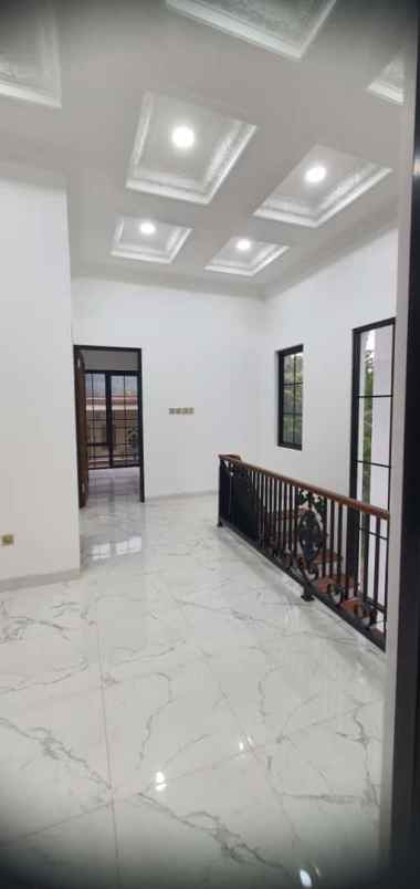 dijual rumah siap huni posisi hook di sentul city