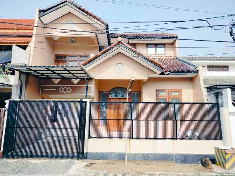 dijual rumah simpang darmo permai