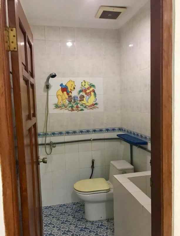 dijual rumah simpang darmo permai