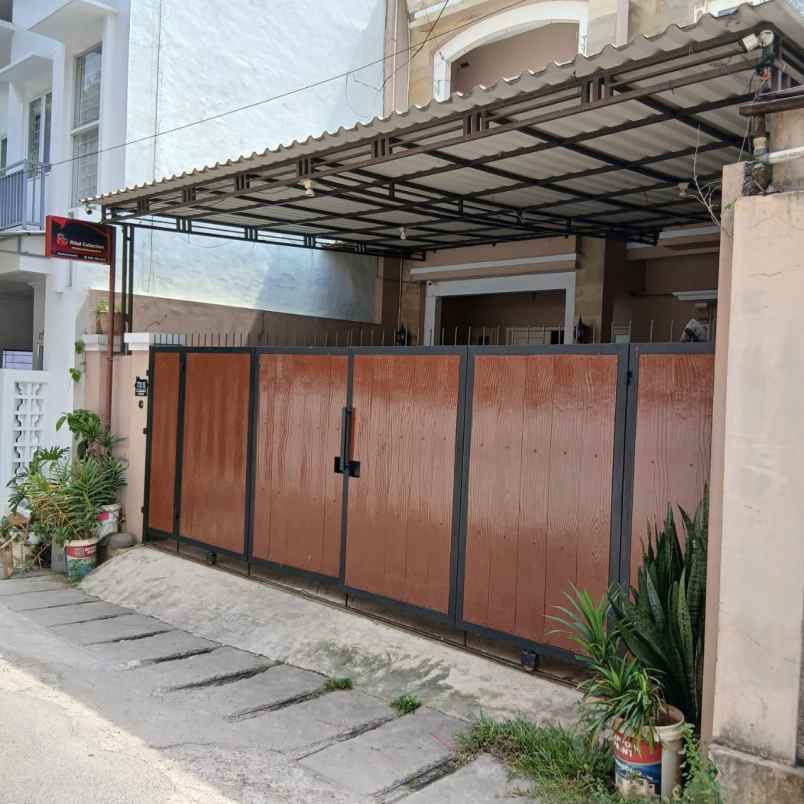 dijual rumah srengseng sawah