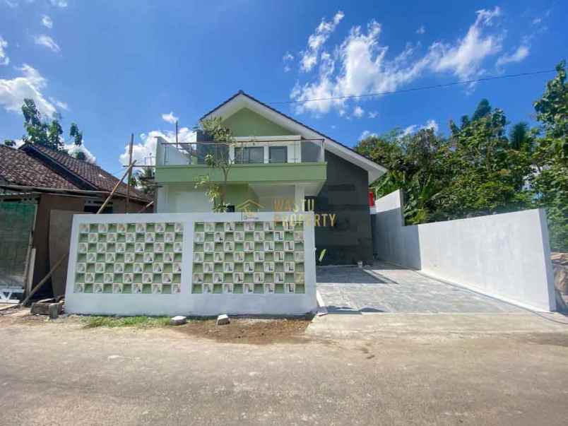 dijual rumah sumberarum moyudan