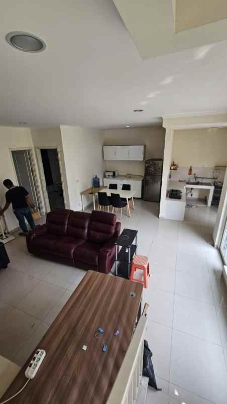 dijual rumah suvarna sutera tangerang