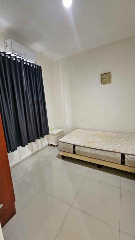 dijual rumah suvarna sutera tangerang
