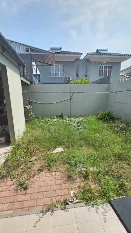 dijual rumah suvarna sutera tangerang