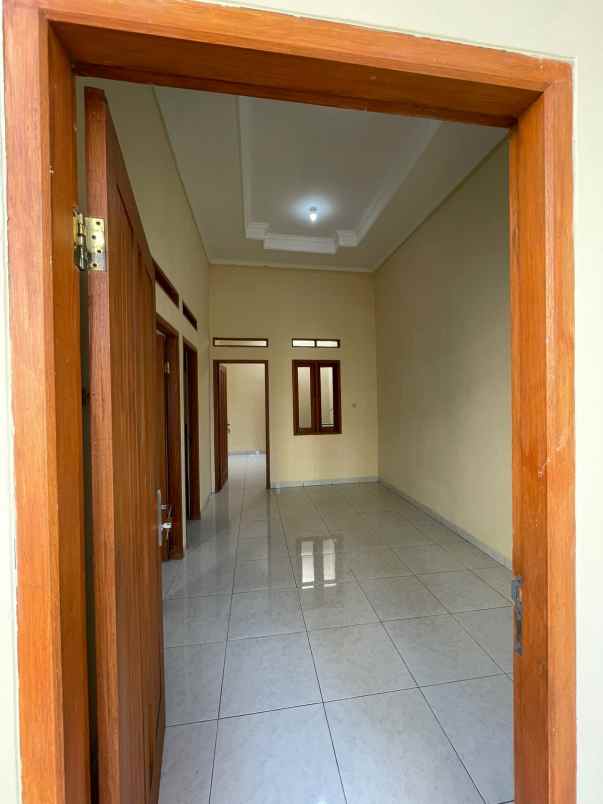 dijual rumah taman alamanda