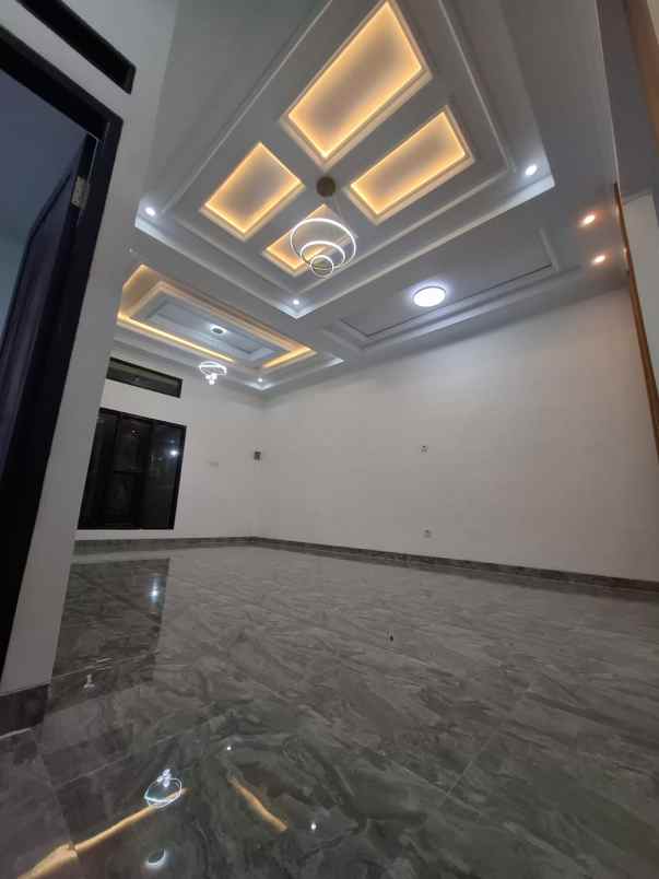 dijual rumah taman harapan baru