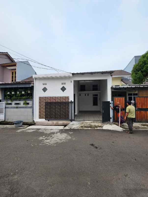 dijual rumah taman puri cendana tambun