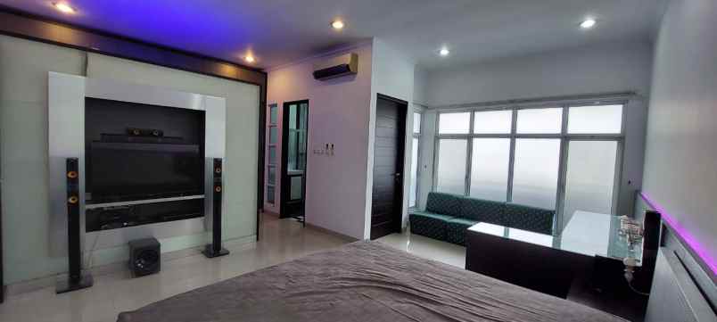 dijual rumah taman ratu