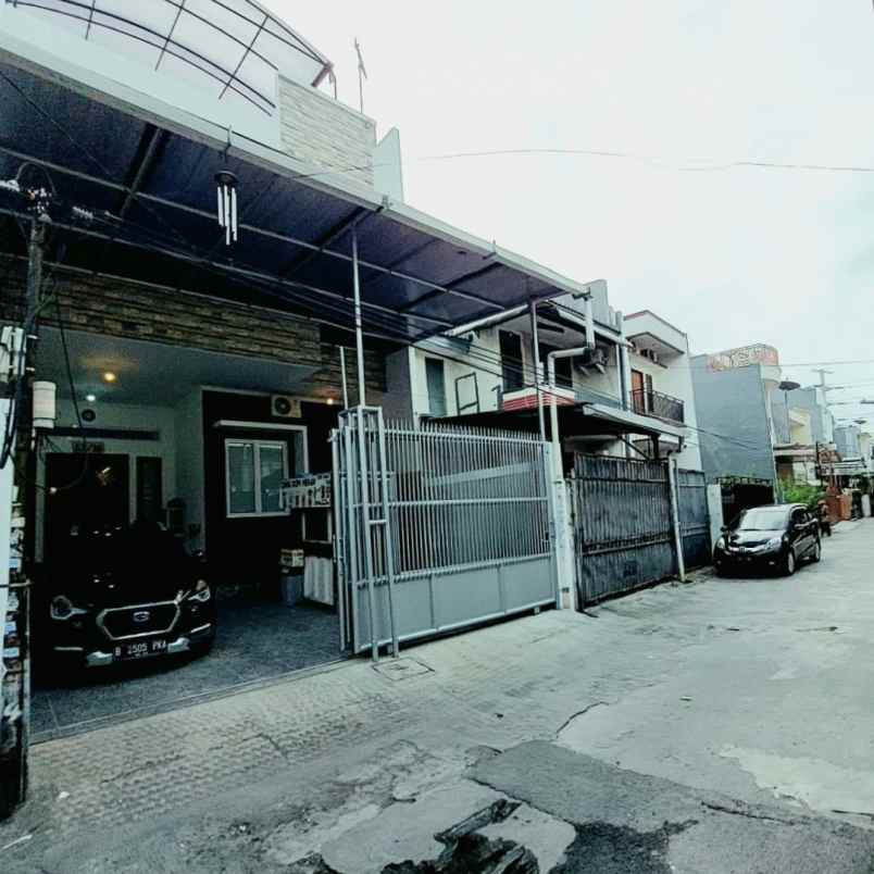 dijual rumah taman ratu