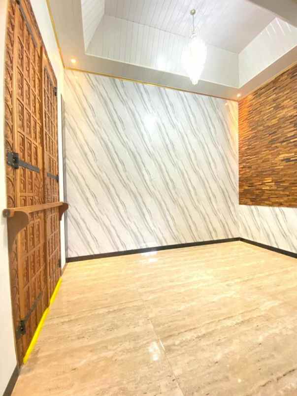 dijual rumah taman tlogomulyo