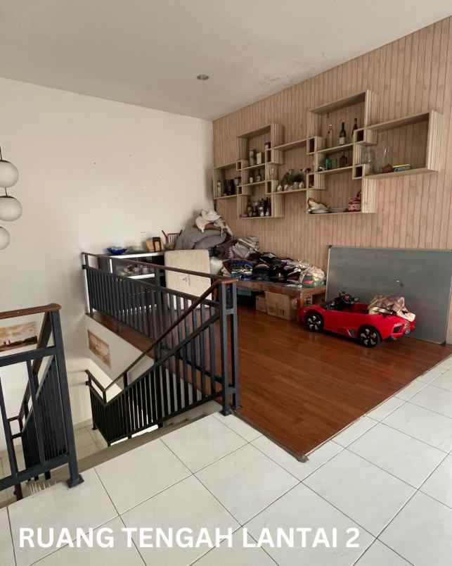 dijual rumah tanjung barat indah