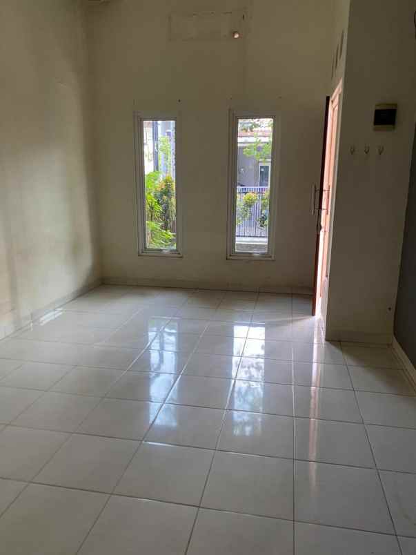 dijual rumah tapos depok