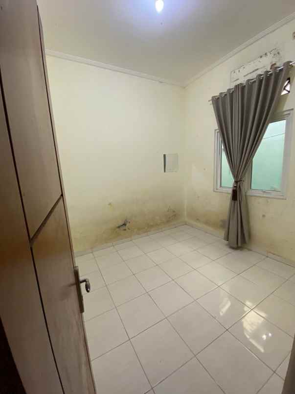 dijual rumah tapos depok