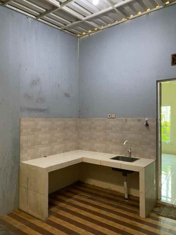 dijual rumah tapos depok