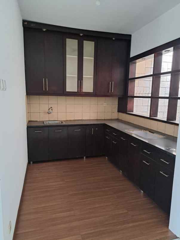 dijual rumah tatar banyak sumba