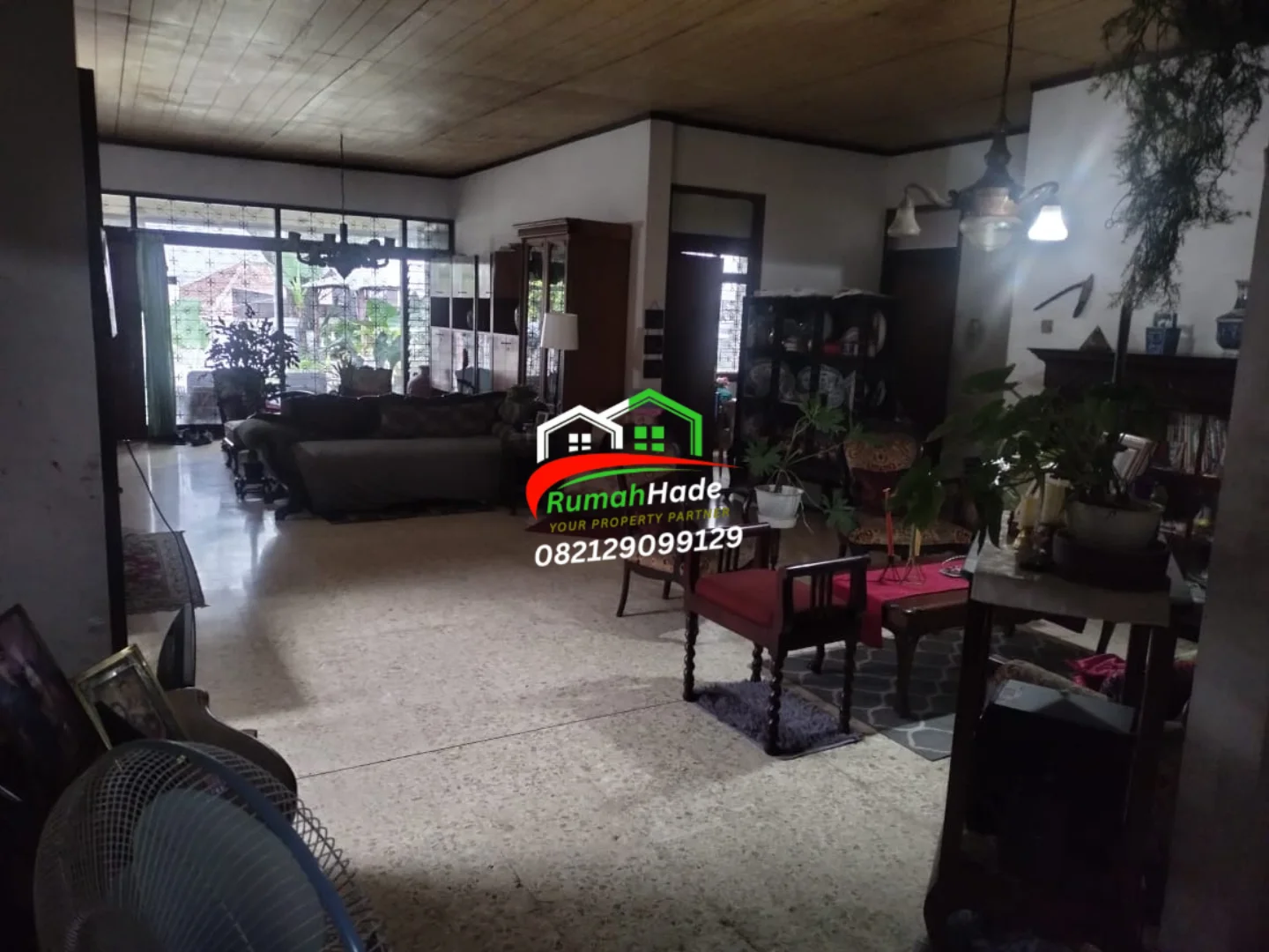 dijual rumah tempo dulu luas di sayap cipaganti