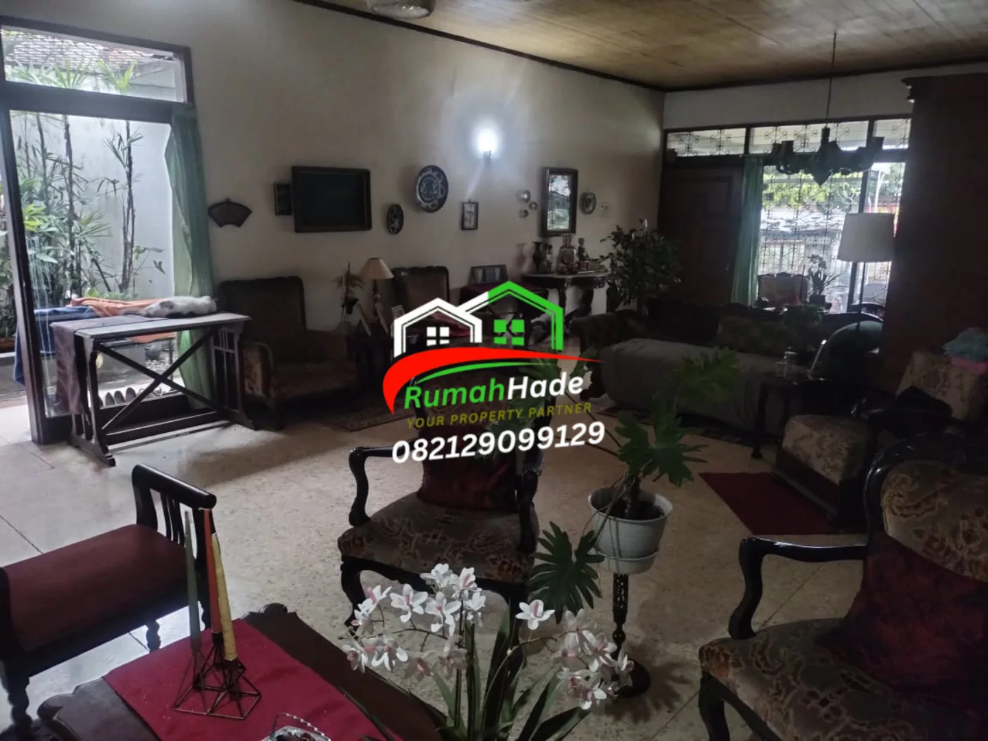 dijual rumah tempo dulu luas di sayap cipaganti