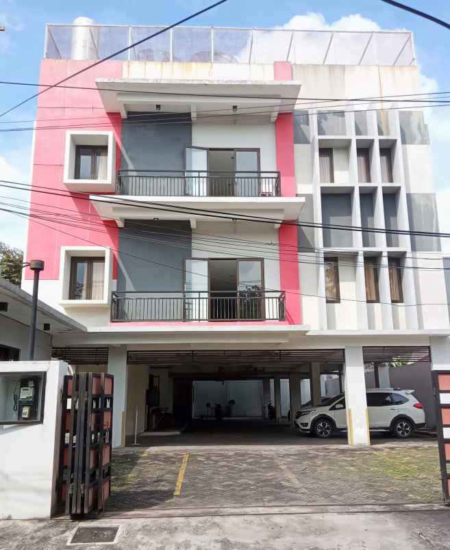 dijual rumah tenggilis