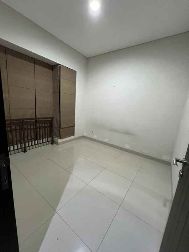 dijual rumah the eminent bsd cluster