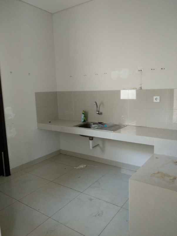 dijual rumah the eminent bsd cluster