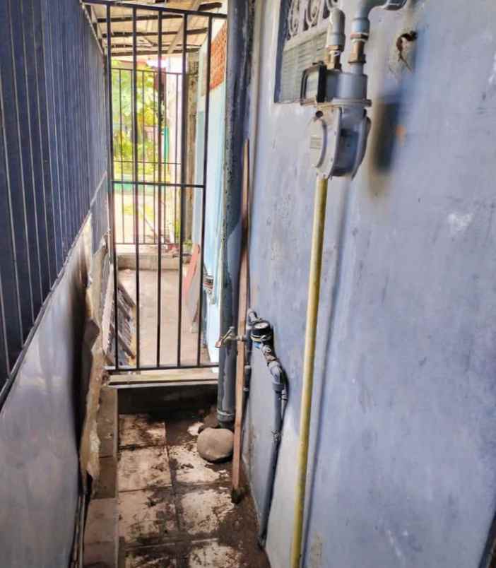 dijual rumah toko dua lantai di nusa indah 6