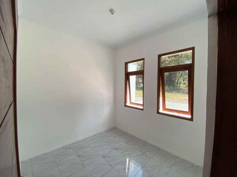 dijual rumah utara candi prambanan