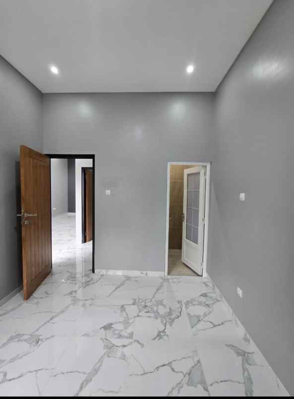 dijual rumah villa indah permai kota bekasi