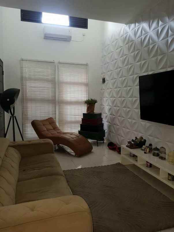 dijual rumah waringin permai