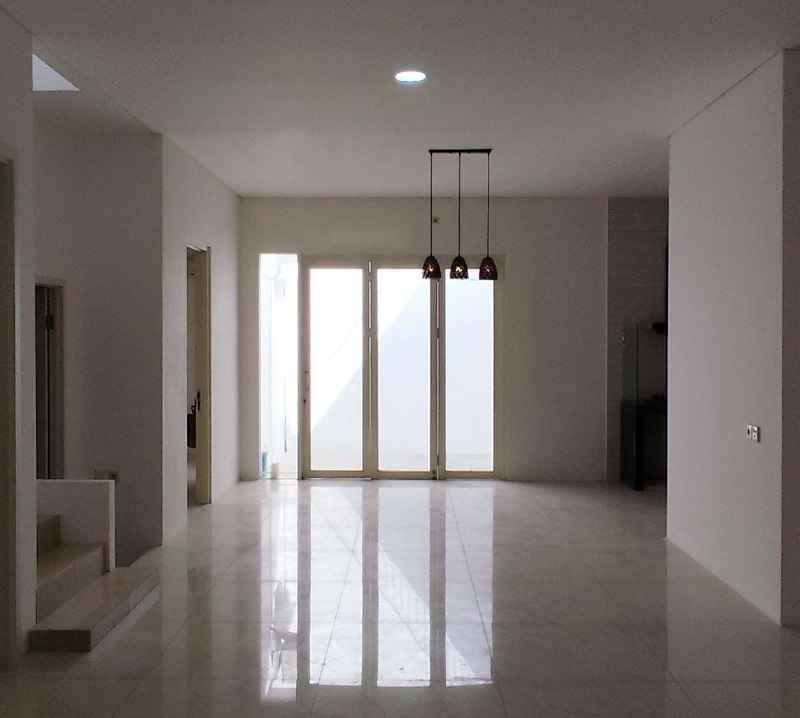 dijual rumah wisata bukit mas