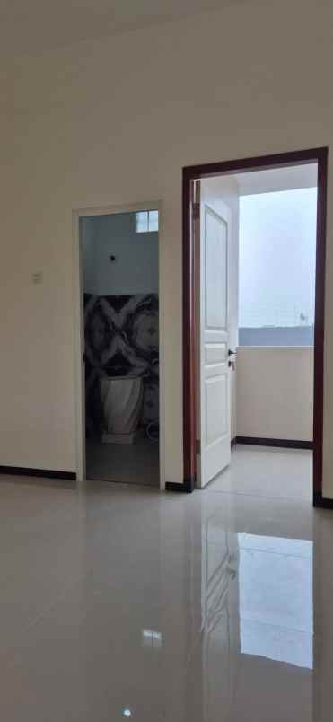 dijual rumah wisma bungurasih