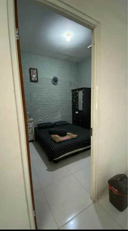 dijual rumah wisma lidah kulon