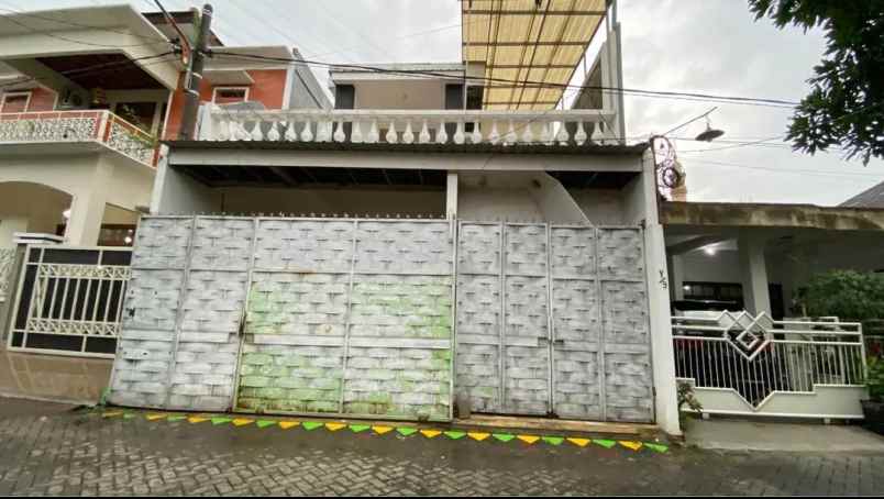 dijual rumah wisma lidah kulon