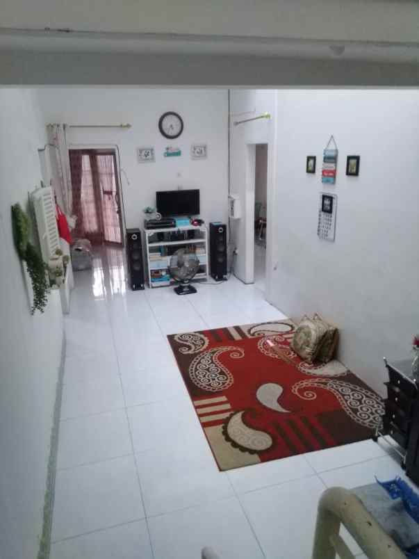 dijual rumah wisma lidah kulon