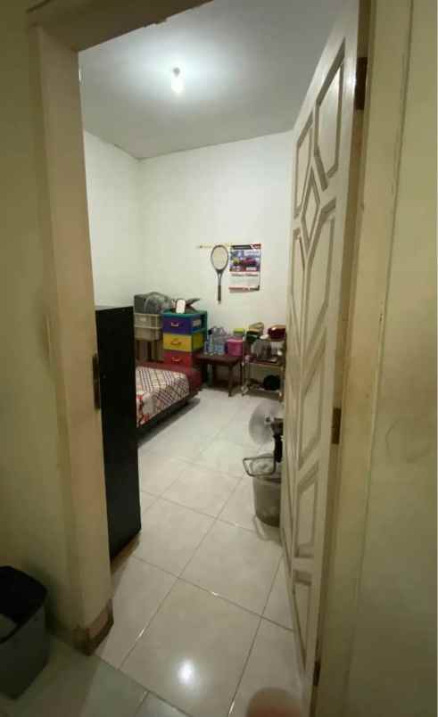 dijual rumah wisma lidah kulon