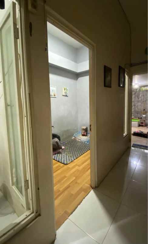 dijual rumah wisma lidah kulon