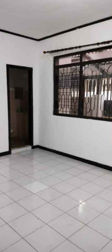 dijual rumah wisma permai