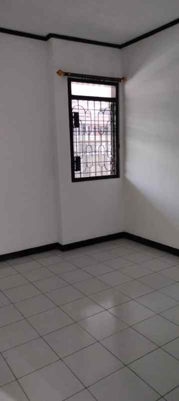 dijual rumah wisma permai