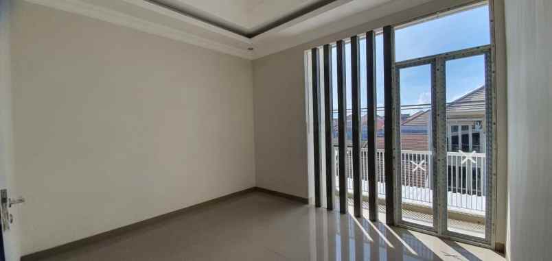 dijual rumah wisma permai