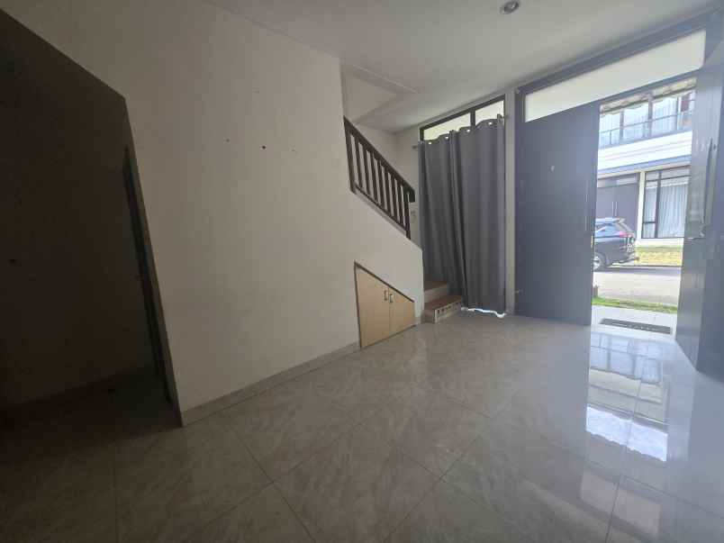 dijual sangat murah lavon swan city tangerang